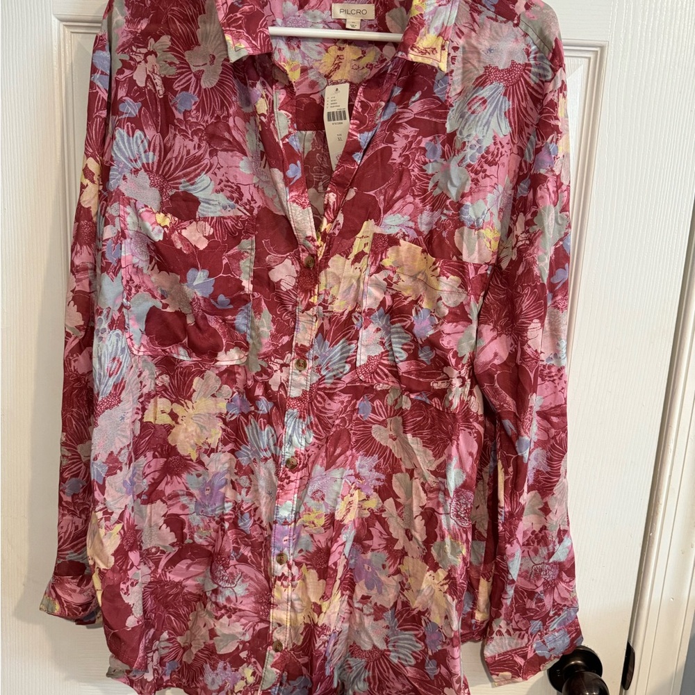 Anthropologie The Romy Relaxed Fit Button Down Shirt by Pilcro. - Picture 2 of 11